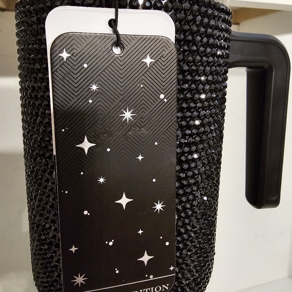 New Hydrapeak Black Rhinestone Stainless Steel 40oz Tumbler - Picture 10 of 14